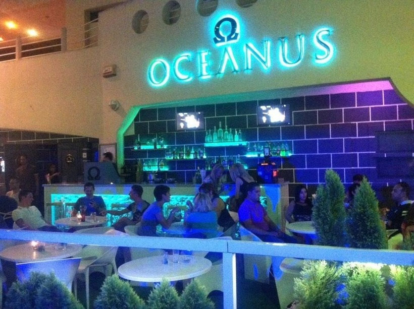 Oceanus Lounge nổi bật với thiết kế hiện đại, trang nhã