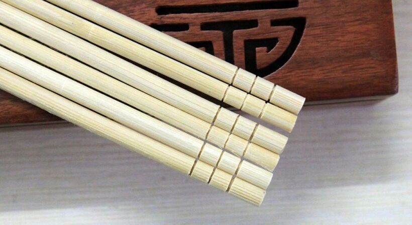 Theo các nhà sản xuất, các vòng tròn trên đầu đũa là kí hiệu cho số lần tái chế của loại đũa này. Ảnh minh họa