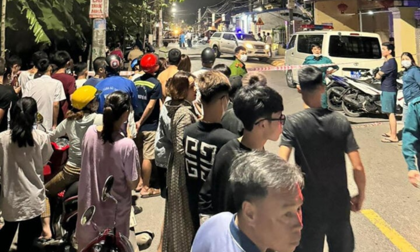 Người dân tập trung tại hiện trường vụ việc