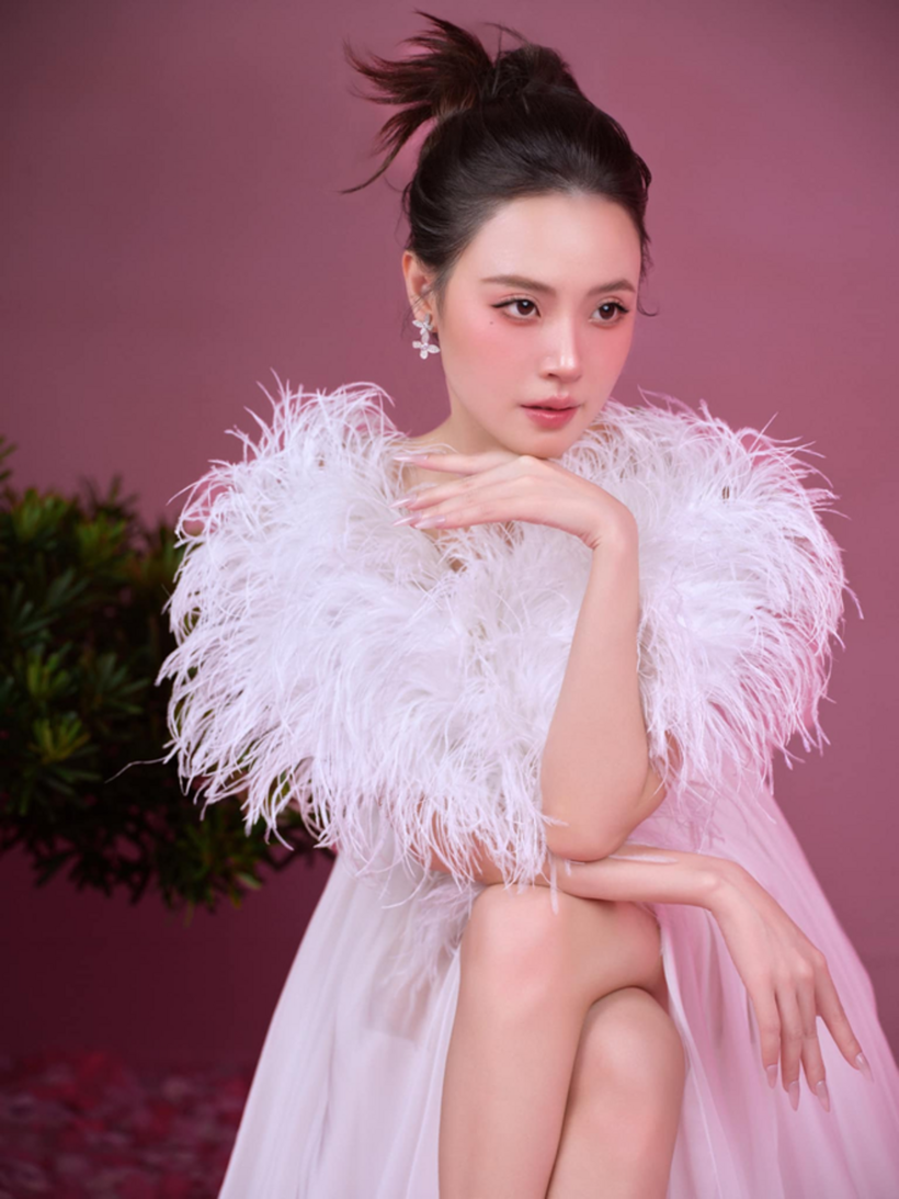 Bạn thân cho biết chồng Midu sở hữu trọn "combo" xịn là đẹp trai - con nhà giàu - học giỏi.