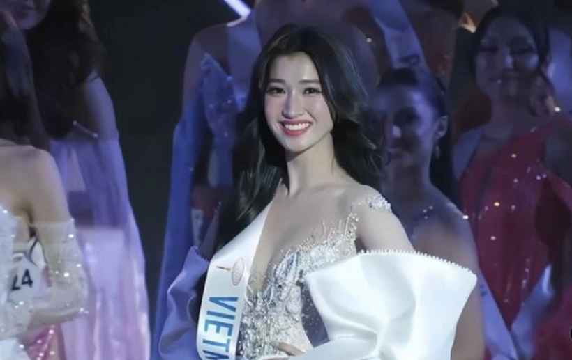 Phương Nhi trong đêm chung kết Miss International 2023