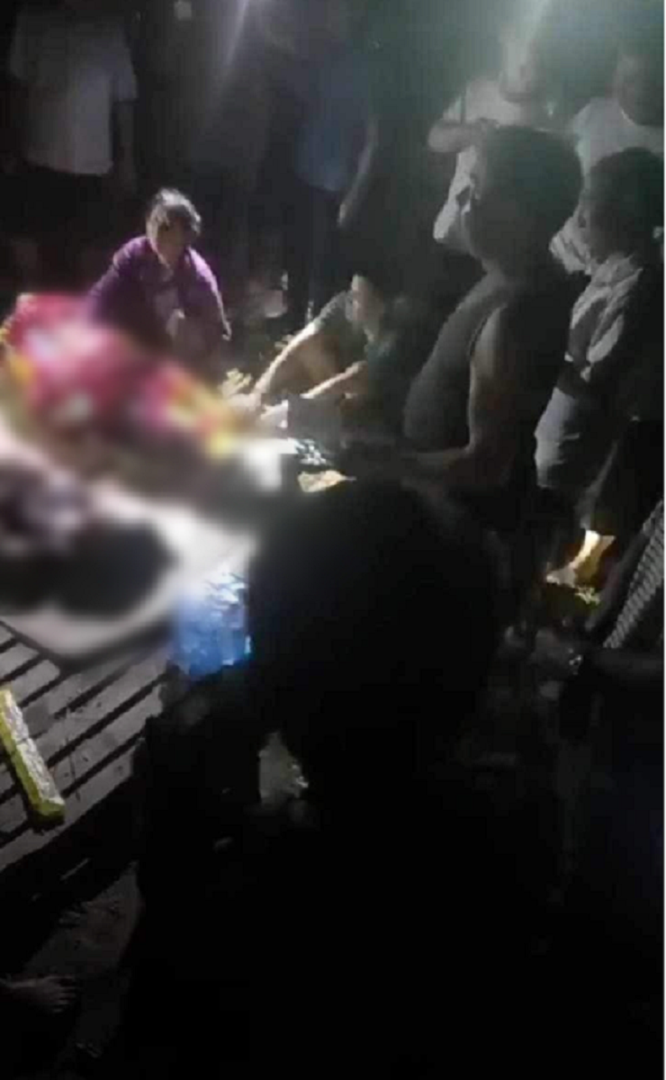 Thi thể hai nữ sinh tử vong do đuối nước, hiện đã được bàn giao về gia đình lo hậu sự. Ảnh: Báo GIao thông