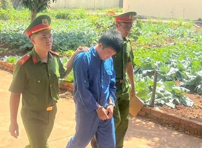 Đối tượng Lê Hoài Thanh nhiều lần trộm cắp xe máy của người dân dựng ở trên vỉa hè, đem đi bán lấy tiền tiêu xài cá nhân. Ảnh: Lao Động