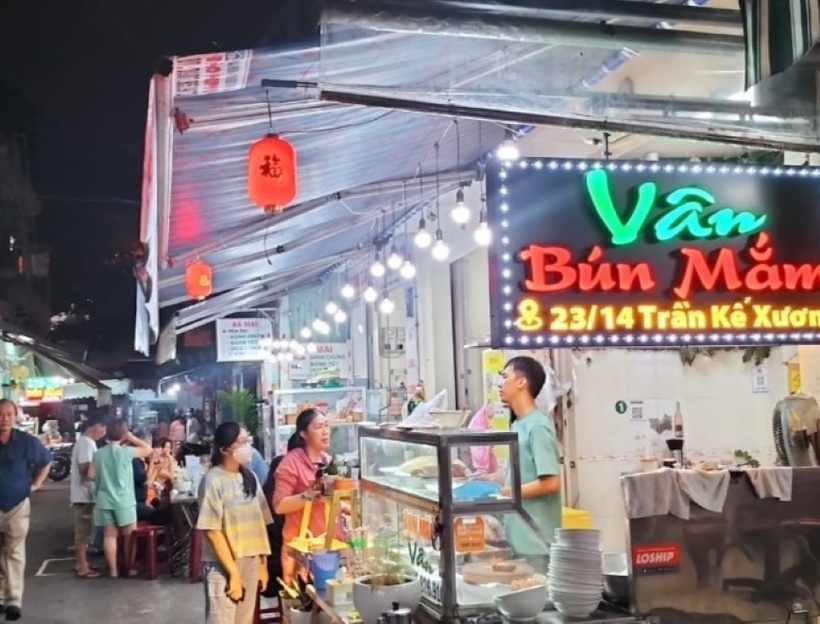 Quán Vân bún mắm.