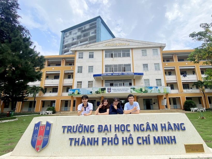 Trường Đại học Ngân hàng TP.HCM.