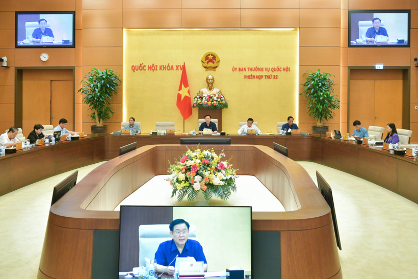 Chủ tịch Quốc hội Vương Đình Huệ chủ trì phiên họp thứ 32 của Ủy ban Thường vụ Quốc hội.