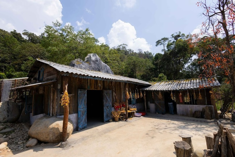 Ngôi nhà gỗ nên thơ của nhân vật người mẹ trong Lật mặt 7