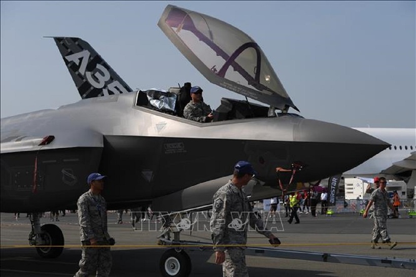 Máy bay chiến đấu F-35 của tập đoàn Lockheed Martin trưng bày tại Triển lãm hàng không quốc tế Paris, Pháp. Ảnh tư liệu: AFP/TTXVN