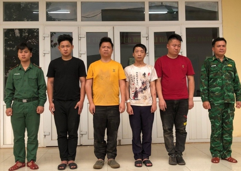 Bốn đối tượng người Trung Quốc vượt biên bị bắt giữ. Ảnh: VOV