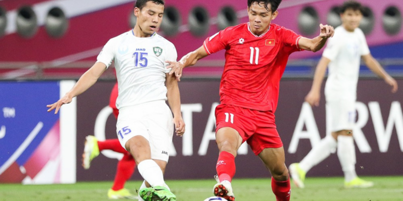 U23 Việt Nam (áo đỏ) thất bại 0-3 trước U23 Uzbekistan. Ảnh: VFF/VietNamNet