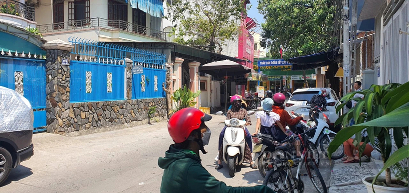 Hiện trường vụ việc tại đường Hoàng Diệu, TP.Nha Trang. (Ảnh: Dân Việt)