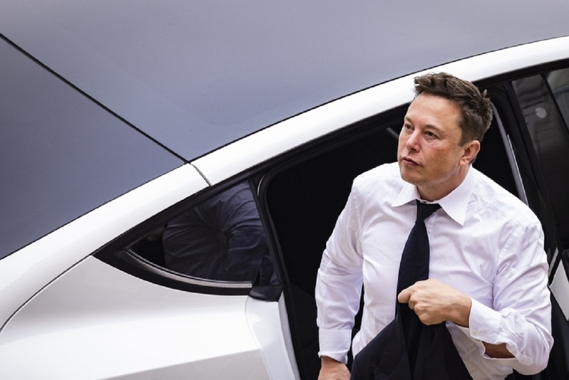 Elon Musk vừa sa thải toàn bộ 40 nhân viên phòng marketing của Tesla