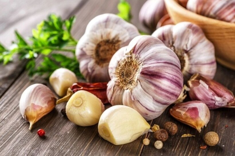 Tỏi có thể có thể giúp ngăn ngừa hoặc điều trị chứng rối loạn cương dương (ED) ở nam giới. Ảnh minh họa
