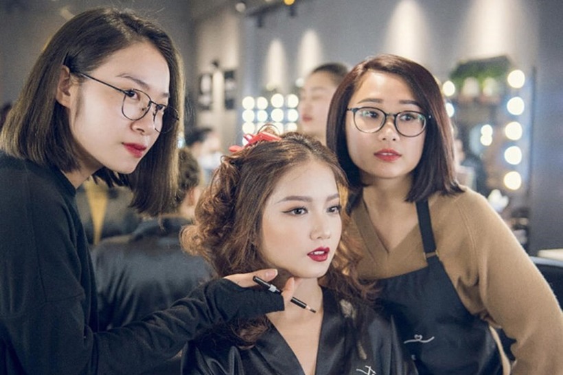 Bạn là người yêu cái đẹp và thích sáng tạo thì nghề trang điểm là một lựa chọn lý tưởng.