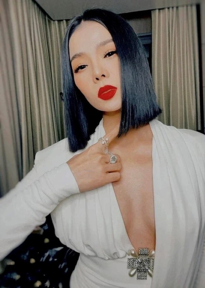 Ca sĩ Lệ Quyên.