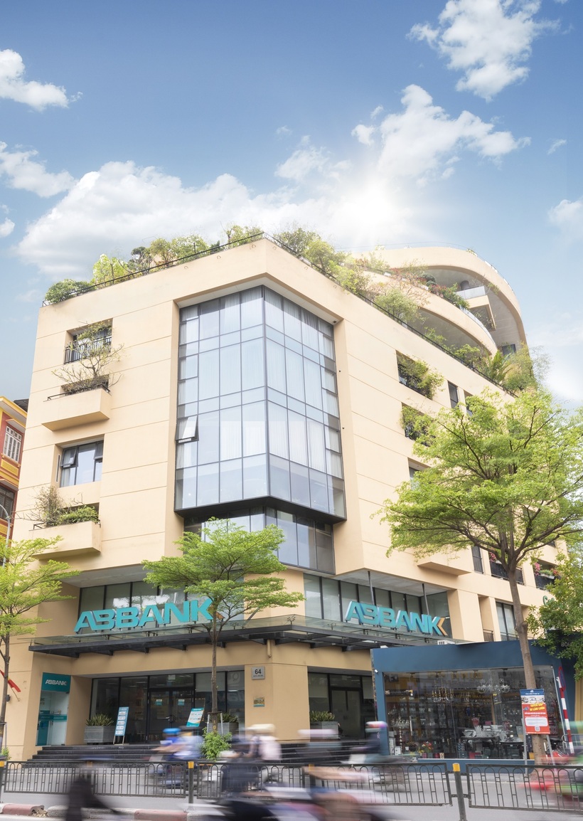 ABBANK là ngân hàng TMCP có bề dày lịch sử 31 năm hoạt động với 165 điểm kinh doanh trên toàn quốc