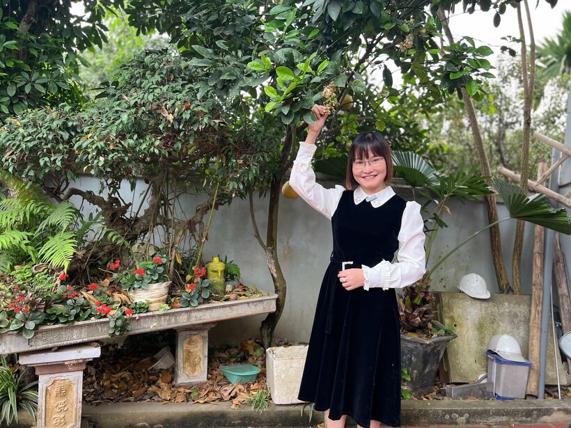 Chị Hoa mix đồ trẻ trung, yêu đời ở độ tuổi 50