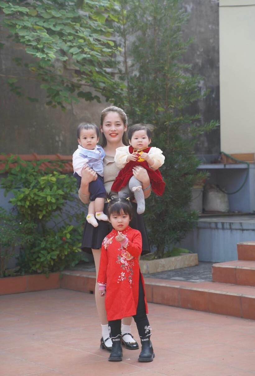 Sau nhiều năm tháng nỗ lực, đôi vợ chồng trẻ viên mãn khi đón 3 thiên thần đáng yêu