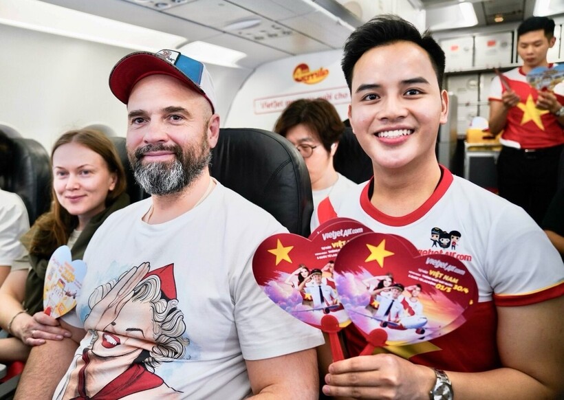 Có một phiên bản Hello Việt Nam thật mới mẻ trong dịp 30/4 – 1/5 này - 9