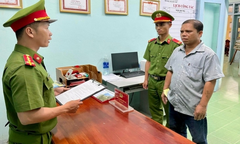 Đối tượng Alăng Thị tại cơ quan công an. Ảnh: Công An Nhân Dân