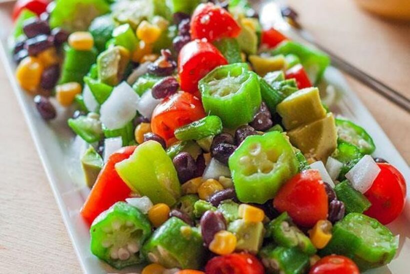 Nhiều bà nội trợ cảm thấy đậu bắp hơi khó ăn vì có nhiều chất nhớt. Ảnh minh họa