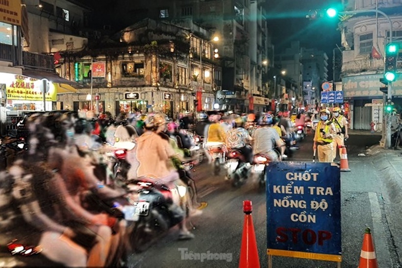Người dân đã ý thức hơn về việc sử dụng nồng độ cồn sẽ không lái xe. Ảnh: Tiền phong.