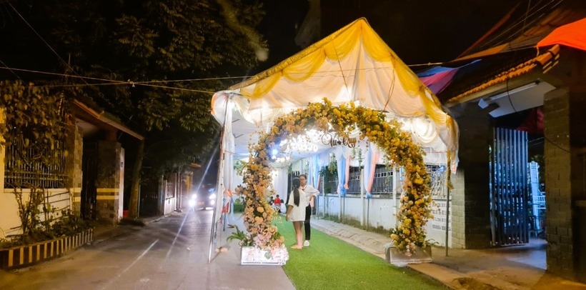 Có được dựng rạp tổ chức đám cưới dưới lòng đường bộ hay không? Ảnh minh hoạ