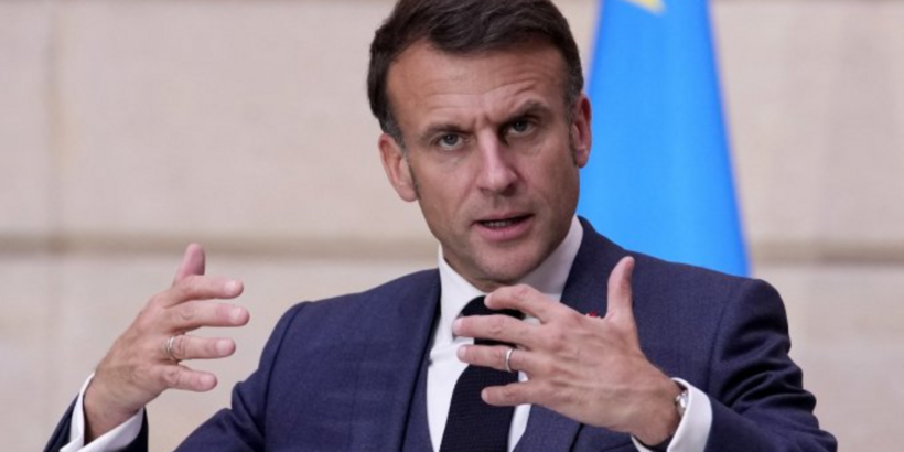 Tổng thống Macron họp báo tại Điện Elysee hôm 30/4. Ảnh: AFP/VnExpress