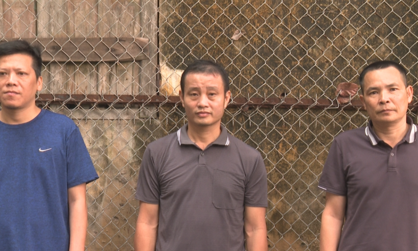 Theo thứ tự từ trái sang phải các đối tượng: Nguyễn Kim Trinh, Nguyễn Đắc Minh và Nguyễn Văn Sáu. (Ảnh: Công an tỉnh Bắc Giang)