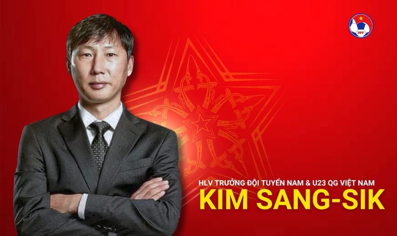 HLV Kim Sang Sik và VFF đạt được thỏa thuận ký hợp đồng 2 năm. Hai bên có lễ ra mắt chính thức vào chiều 6/5 tại trụ sở VFF. Ảnh: VFF