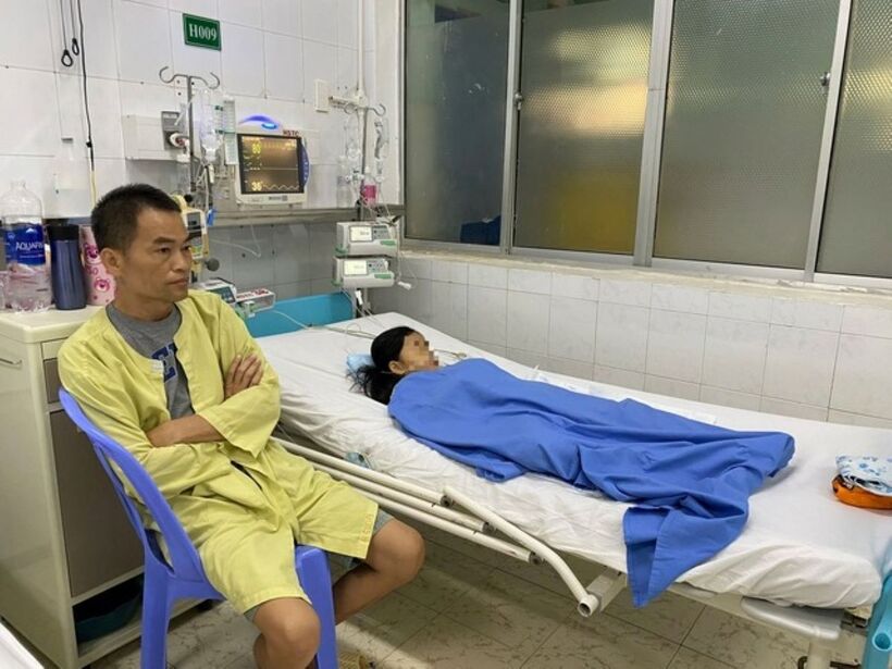Học sinh bị ngộ độc đang được điều trị tại bệnh viện. Ảnh: Sức khỏe & Đời sống