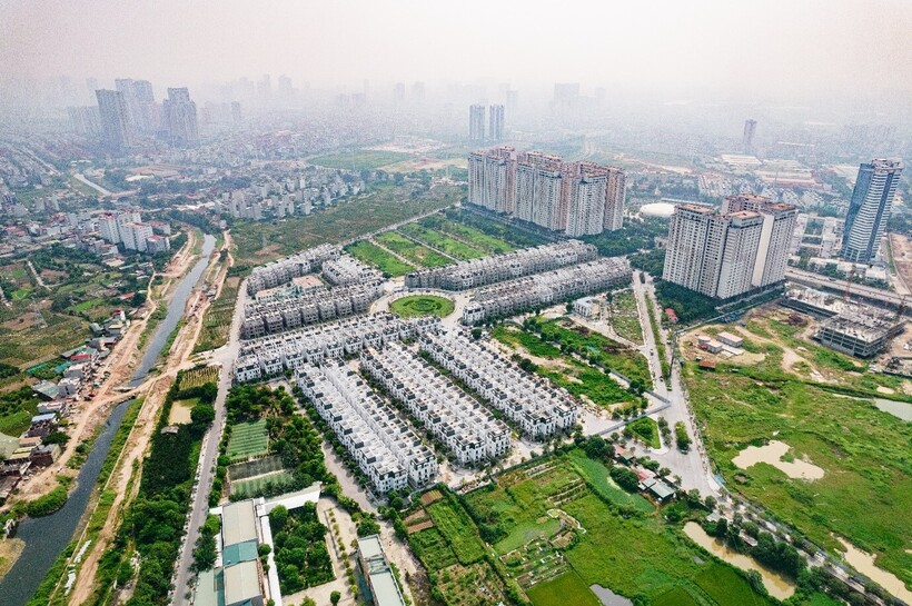 Chung cư, biệt thự phía Tây liên tục thiết lập mặt bằng giá mới.