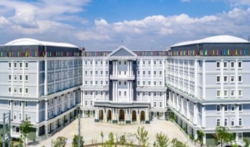 Trường Quốc tế Mỹ vỡ nợ nên học sinh đã nghỉ hè. (Ảnh: AISVN)
