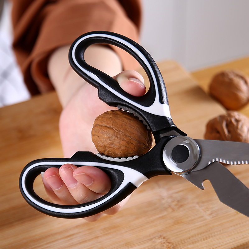 Lỗ khuyết trên kéo có rất nhiều tác dụng