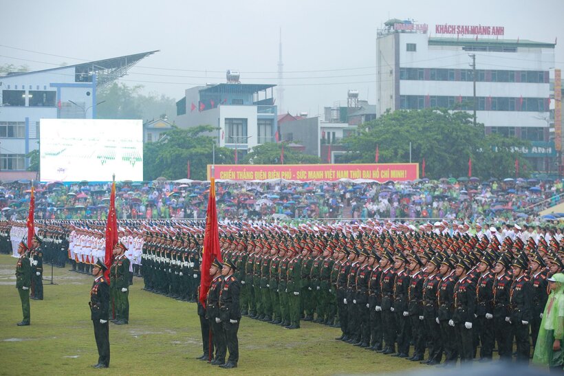 Lễ diễu binh hào hùng kỷ niệm 70 năm Chiến thắng Điện Biên Phủ - 2