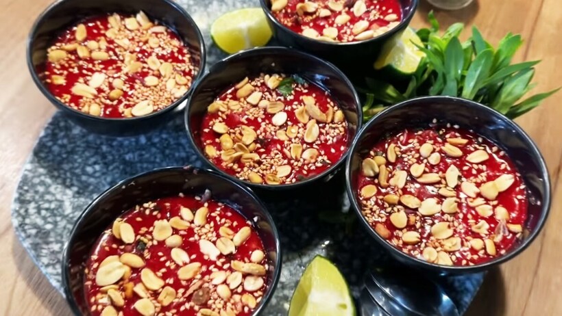 Thực đơn đám cưới khiến nhiều người nhập viện có tiết canh dê. Ảnh minh họa