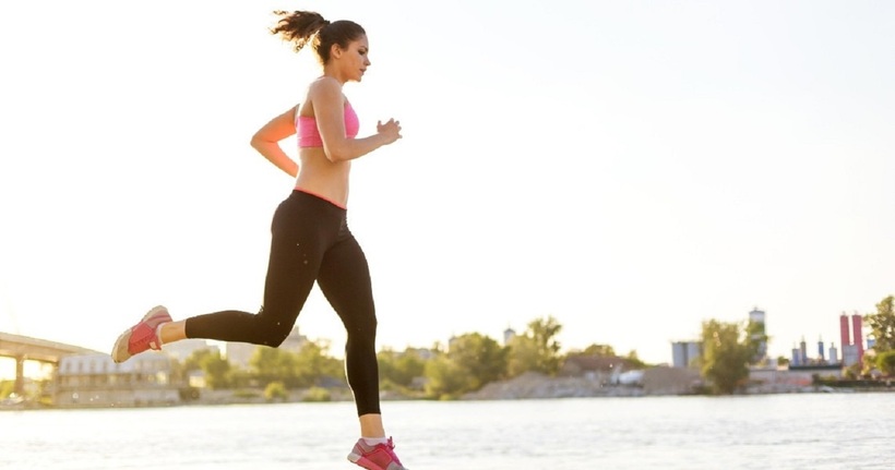 Sữa chứa carbohydrate và protein, giúp cung cấp năng lượng cho cơ thể hoạt động trong thời gian dài.