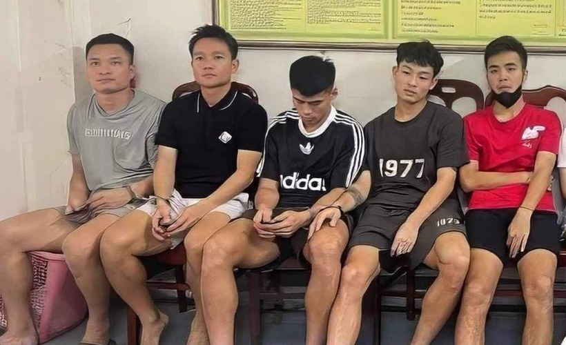 Các cầu thủ bị bắt giữ. Ảnh: Thanh Niên