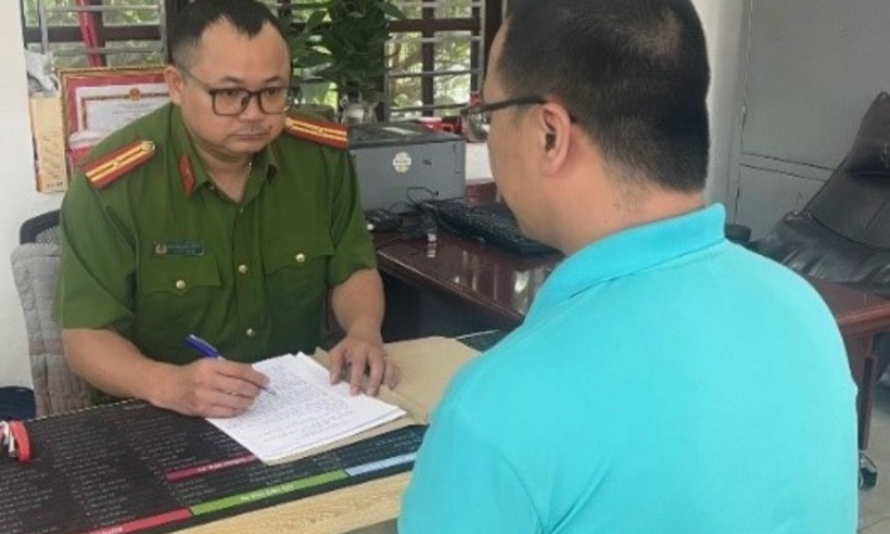 Anh C.H.T trình báo tại cơ quan điều tra. (Ảnh: Công an tỉnh Quảng Ninh)