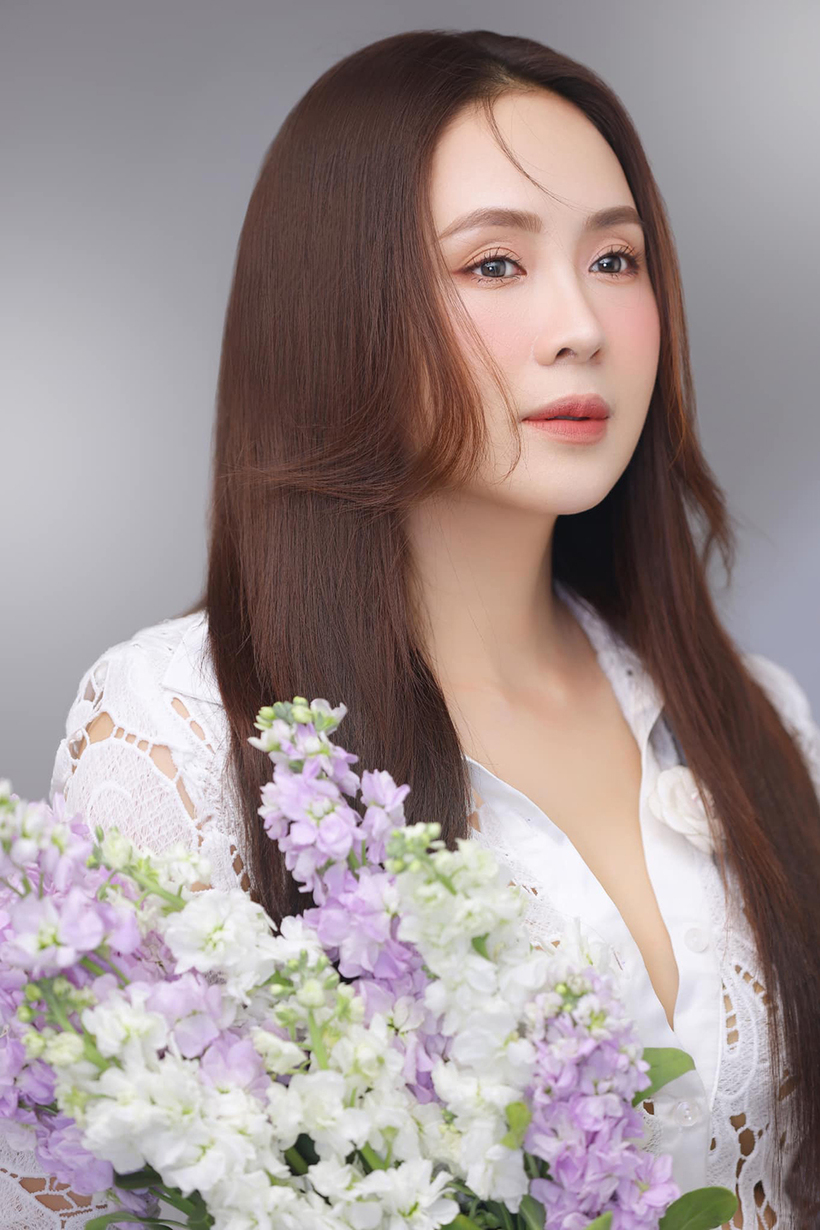 "Nữ thần phim giờ vàng" Hồng Diễm.