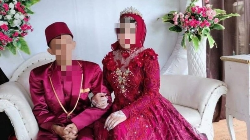 Anh AK và người vợ mới cưới. Ảnh: DetikJabar.