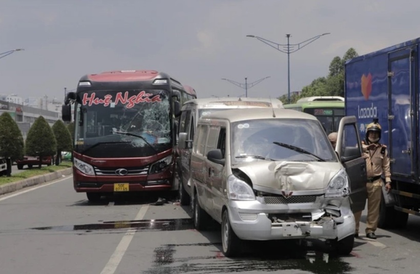 Hiện trường xảy ra vụ tai nạn. Ảnh: Báo Người lao động.