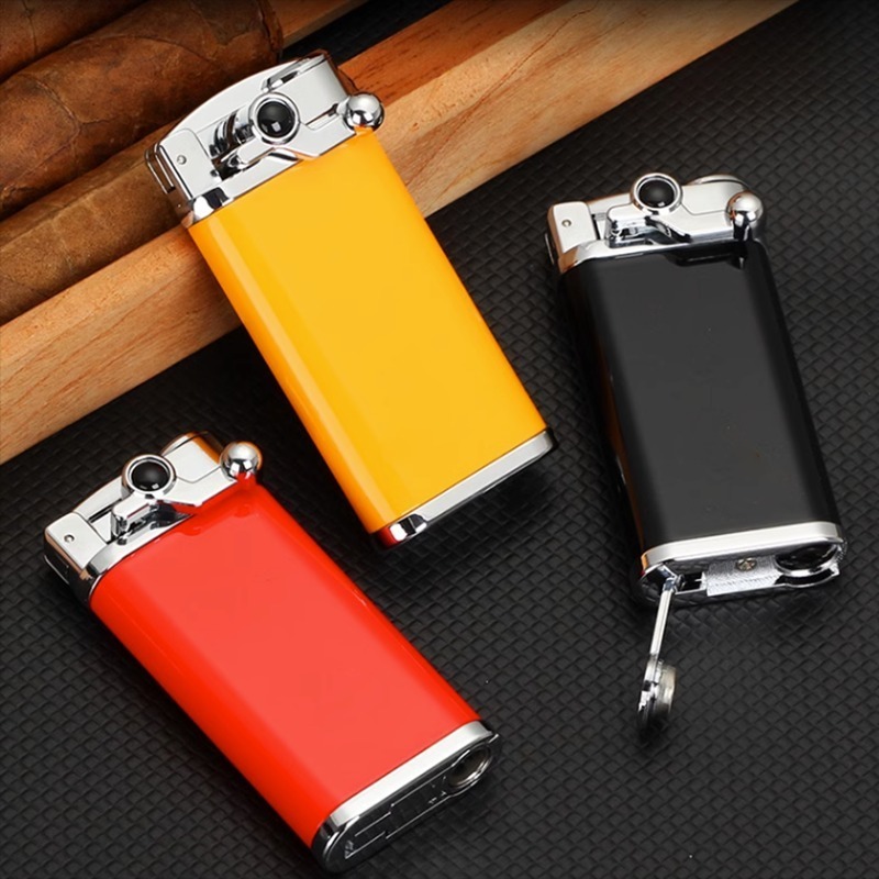 Tương tự như các thiết bị điện tử, nhiệt độ cao trong cốp xe có thể khiến bật lửa phát nổ gây nguy hiểm cho chủ và xe. Ảnh minh họa