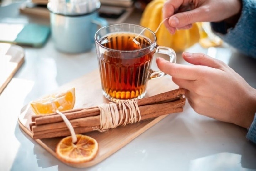 Trà nóng giúp giữ ấm cơ thể vào mùa đông.