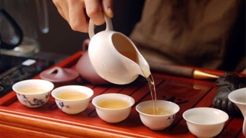 Trà nóng và trà mát mang đến những công dụng khác nhau.