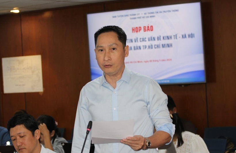 Ông Lâm Ngô Hoàng Anh, Chánh Văn phòng Sở VH-TT TP.HCM thông tin tại họp báo. Ảnh: Pháp luật TP.HCM.