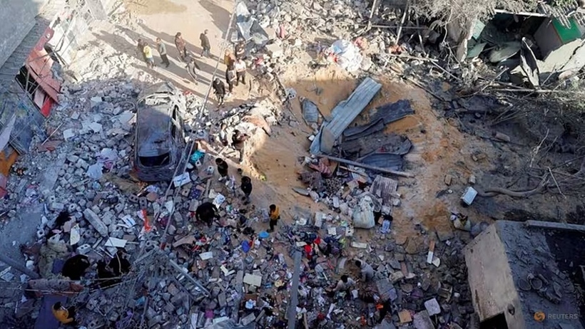 Hiện trường vụ không kích của Israel vào Gaza. Ảnh: Reuters.