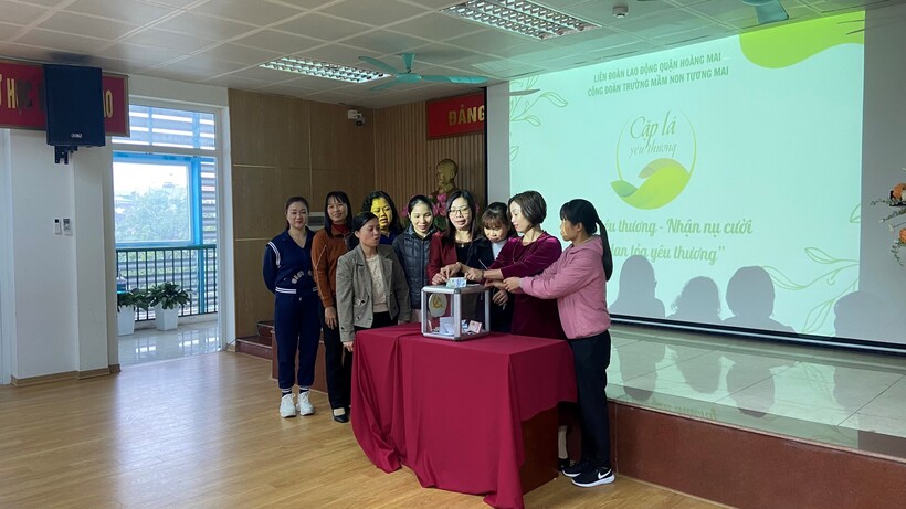 Chương trình “Cặp lá yêu thương”- Trao yêu thương, nhận nụ cười của Công đoàn trường mầm non Tương Mai mùa thứ 4.