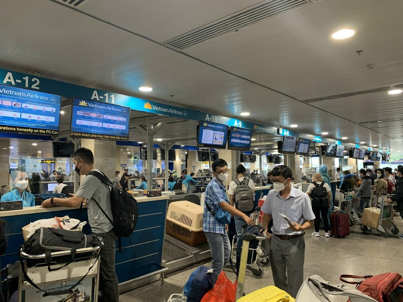 Khu vực làm thủ tục của hãng hàng không Vietnam Airlines tại nhà ga T1 sân bay Tân Sơn Nhất. Ảnh: Dân Việt