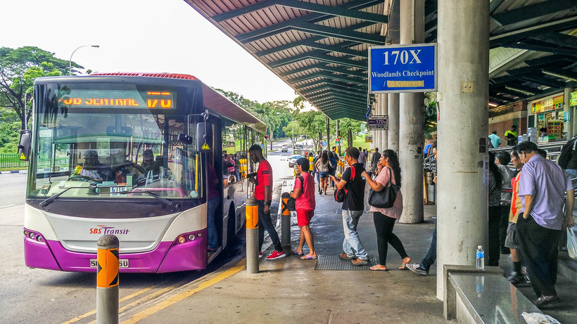 Singapore có nhiều loại hình phương tiện đi lại cho bạn lựa chọn.
